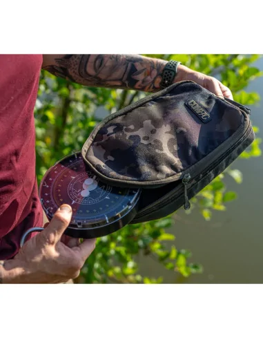 Korda Compac Scales Pouch Dark Kamo 1 Stück Angelwaagen Tasche-Zubehörtaschen-JJ-Fishing