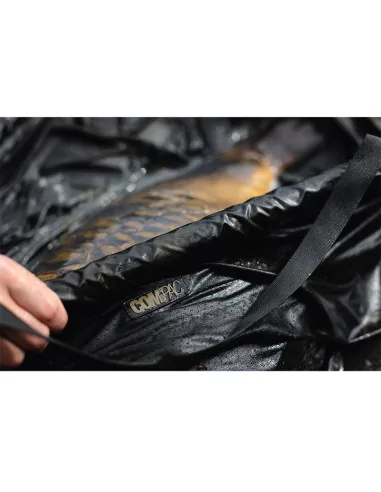 Korda Compac Retainer Sling Dark Kamo 1 Stück Wiegeschlinge schwimmend mit Stink Bag-Abhakmatten & Wiegeschlingen-JJ-Fishing